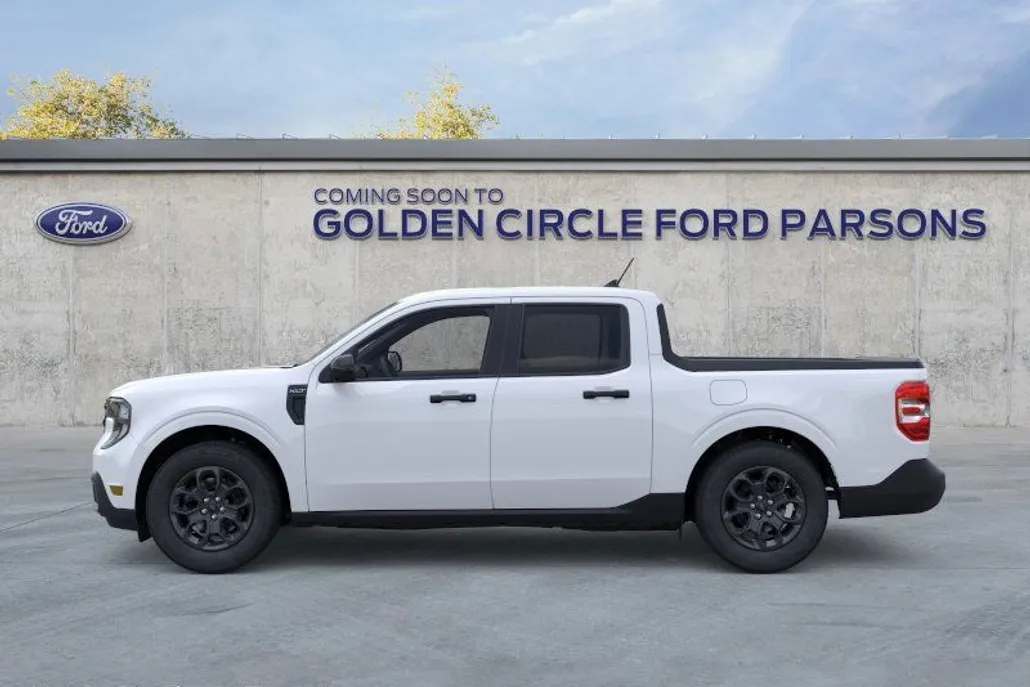 2025 Ford Maverick XLT photo 1