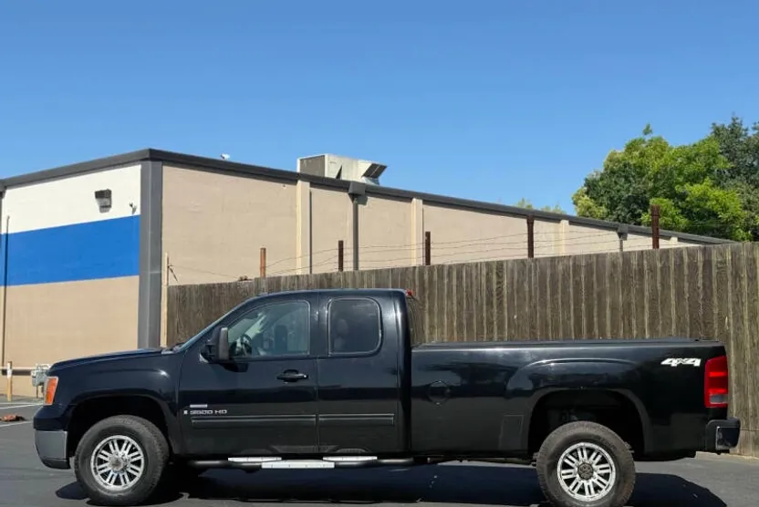 2009 Gmc Sierra 3500 SLT photo 1