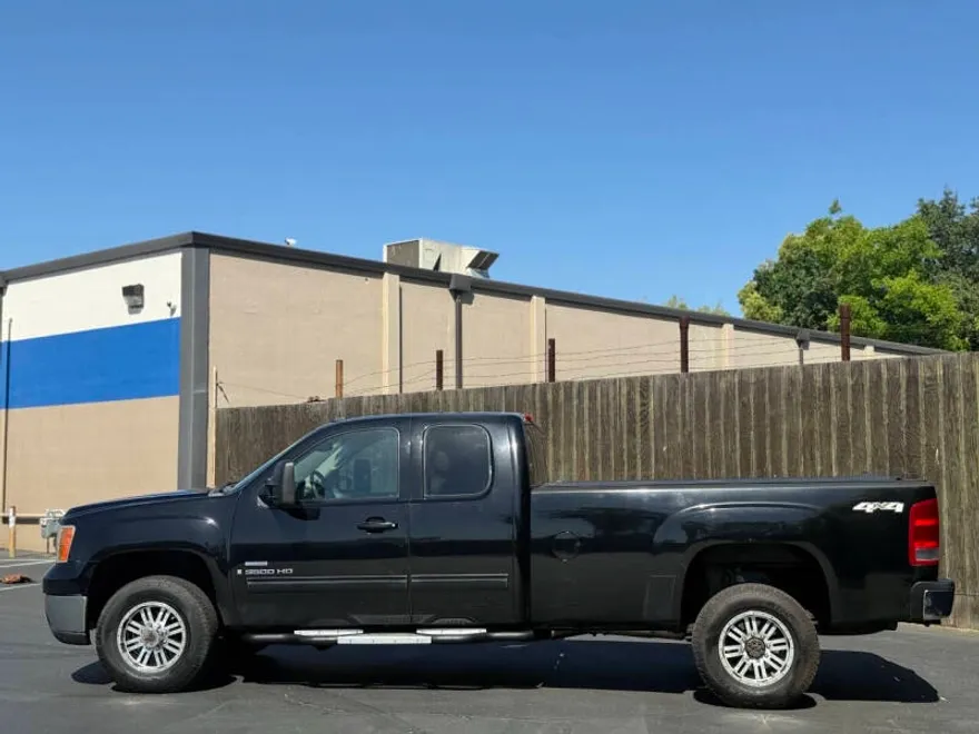 2009 Gmc Sierra 3500 SLT photo 1