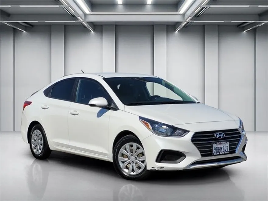2022 Hyundai Accent SE photo 1