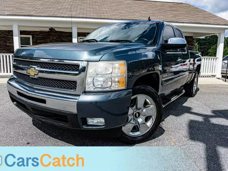 2011 Chevrolet Silverado 1500 LT photo 1