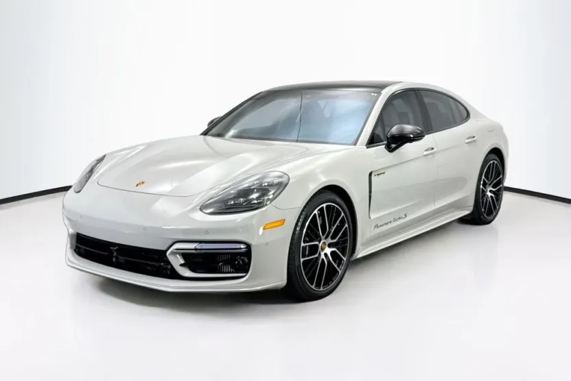 2023 Porsche Panamera Turbo S E-Hybrid photo 1