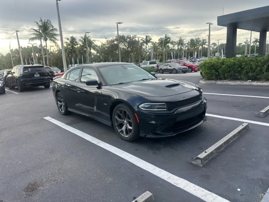 2019 Dodge Charger R/T photo 1