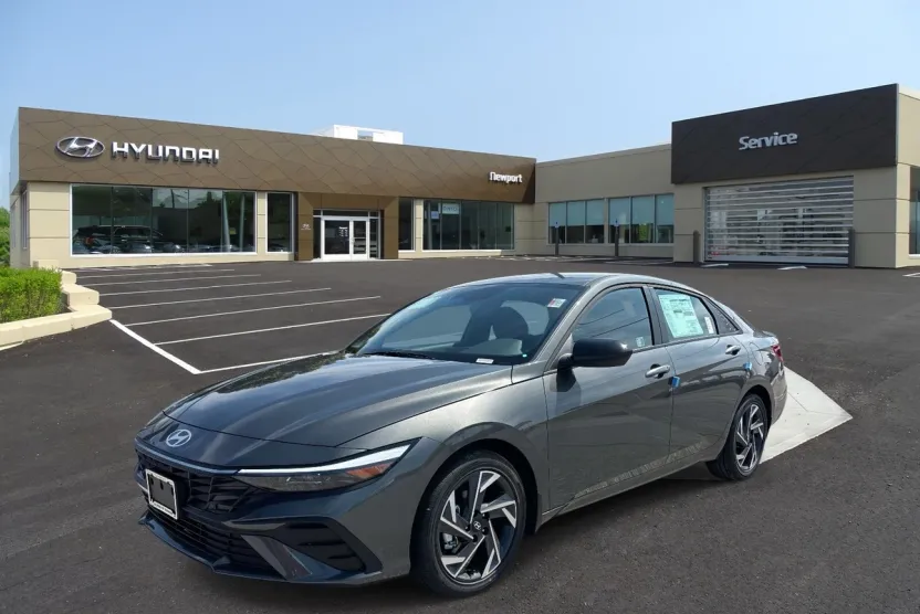 2025 Hyundai Elantra SEL Sport photo 1