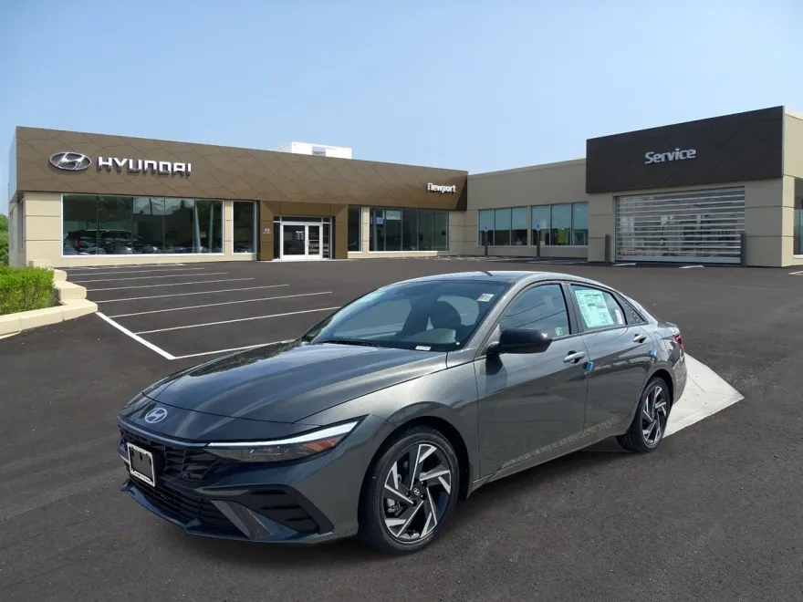 2025 Hyundai Elantra SEL Sport photo 1