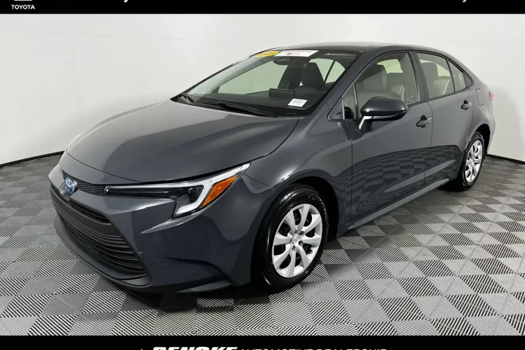 2025 Toyota Corolla Hybrid LE photo 1