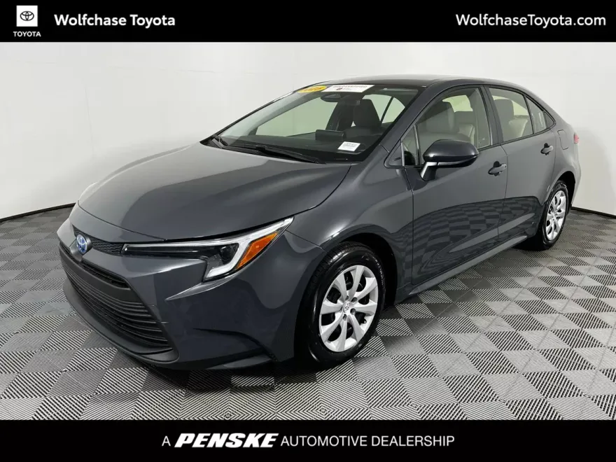 2025 Toyota Corolla Hybrid LE photo 1