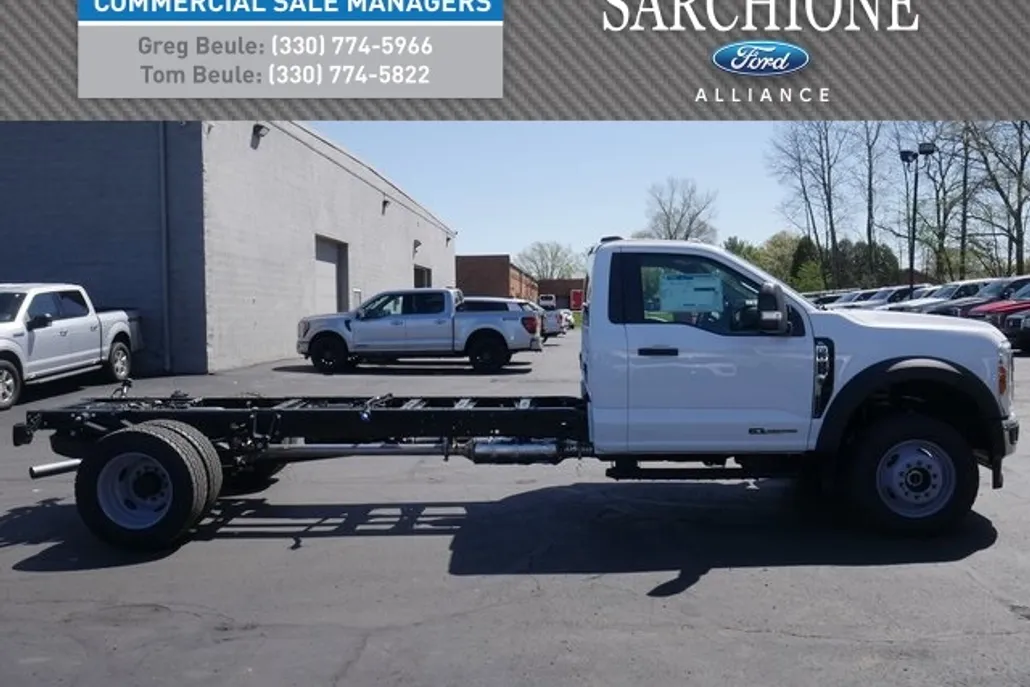 2025 Ford F-600 photo 1