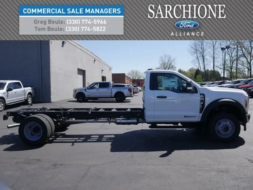 2025 Ford F-600 photo 1