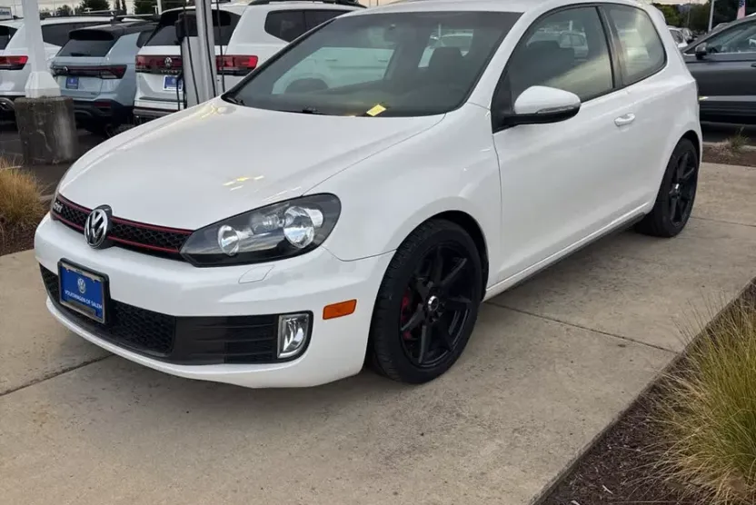 2013 Volkswagen Golf GTI photo 1
