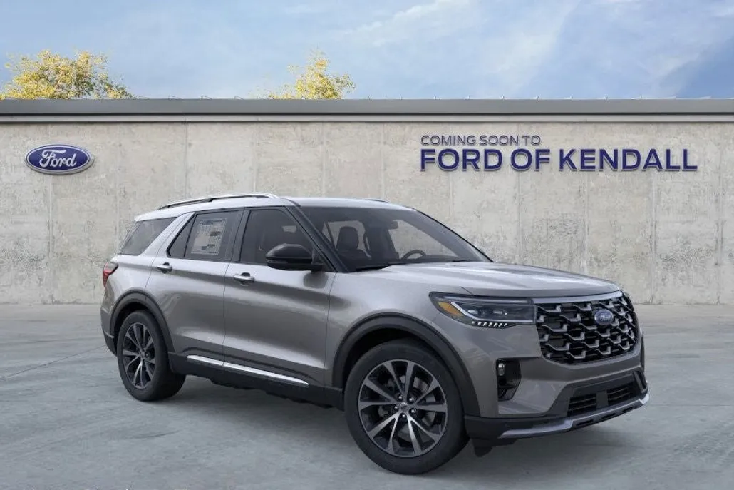 2025 Ford Explorer Platinum photo 1