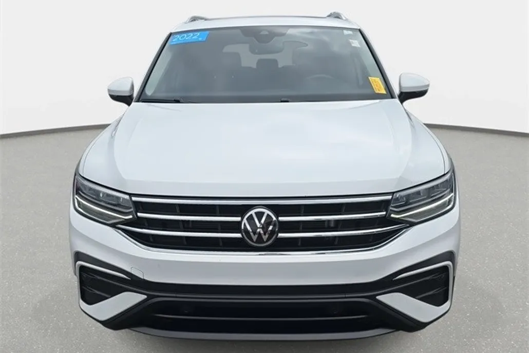 2022 Volkswagen Tiguan SE photo 1