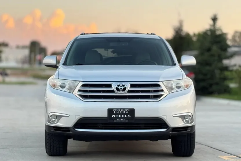 2012 Toyota Highlander SE Sport photo 1