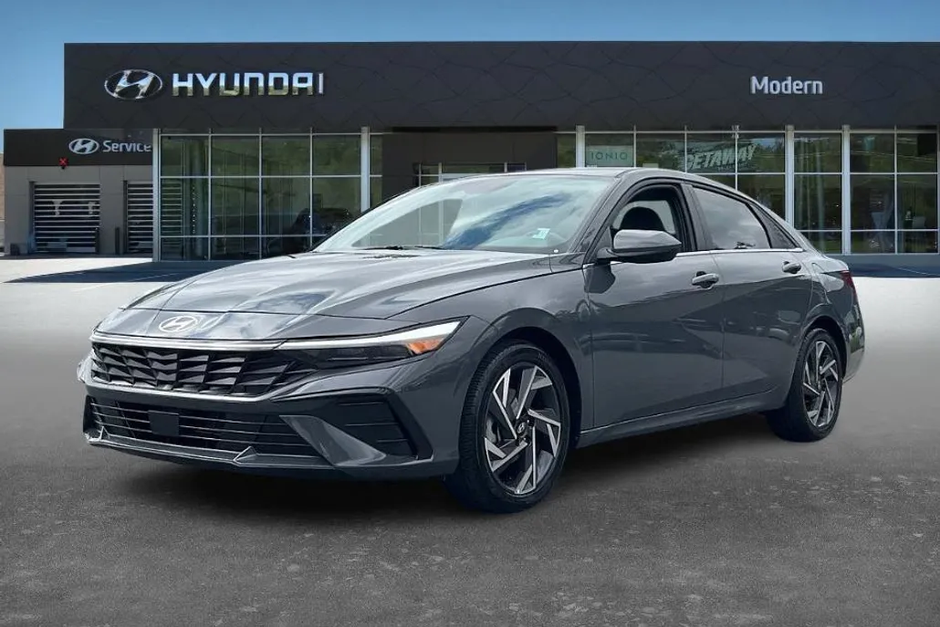 2024 Hyundai Elantra SEL Convenience photo 1