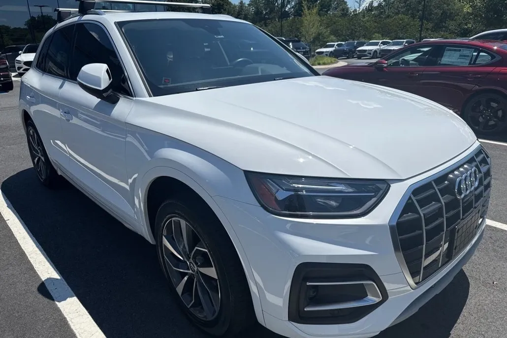 2021 Audi Q5 45 Premium Plus photo 1