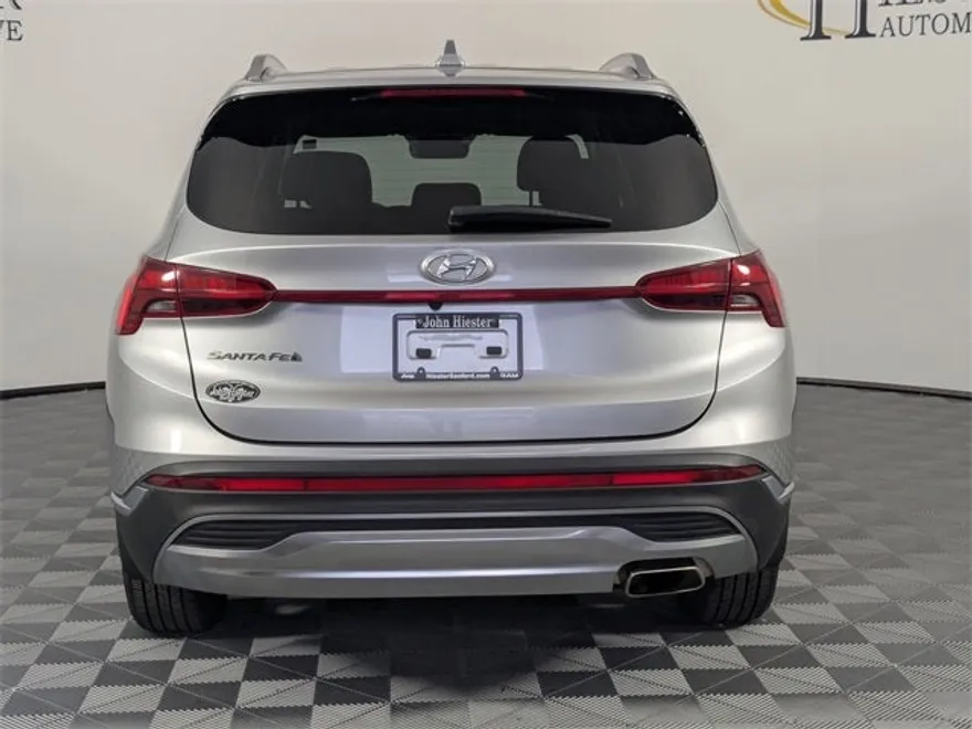 2022 Hyundai Santa Fe SEL photo 1