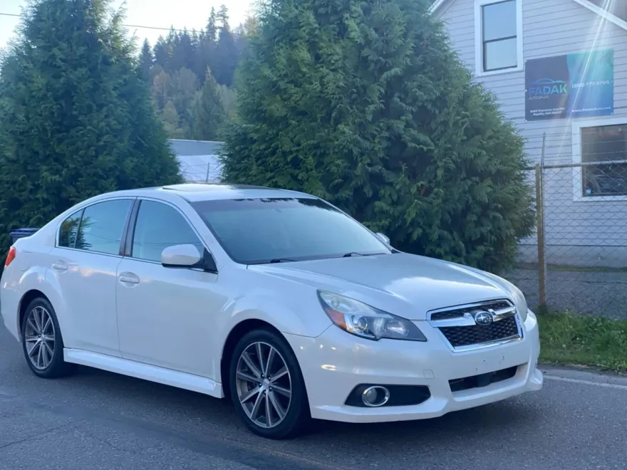 2013 Subaru Legacy 2.5i Sport photo 1