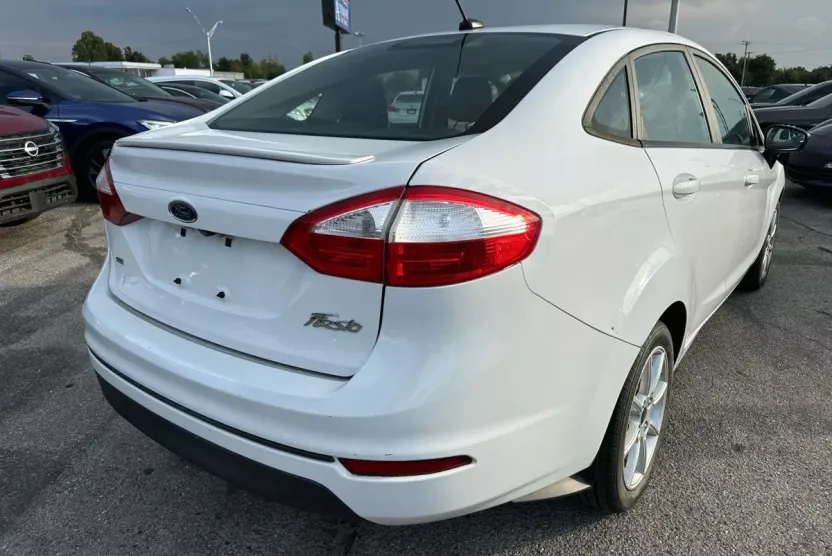 2019 Ford Fiesta SE photo 1