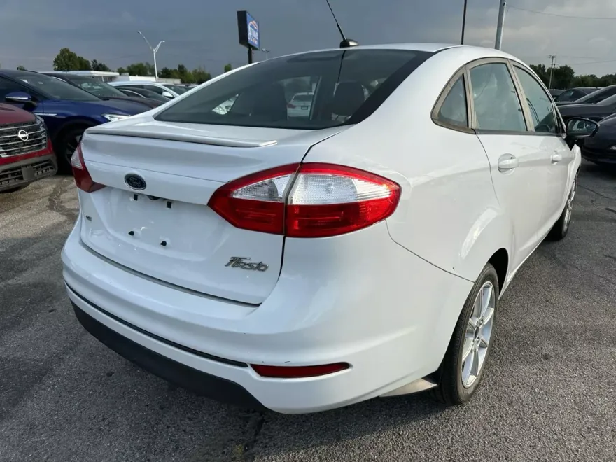 2019 Ford Fiesta SE photo 1
