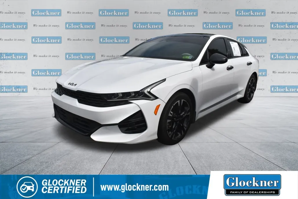 2022 Kia K5 GT-Line photo 1