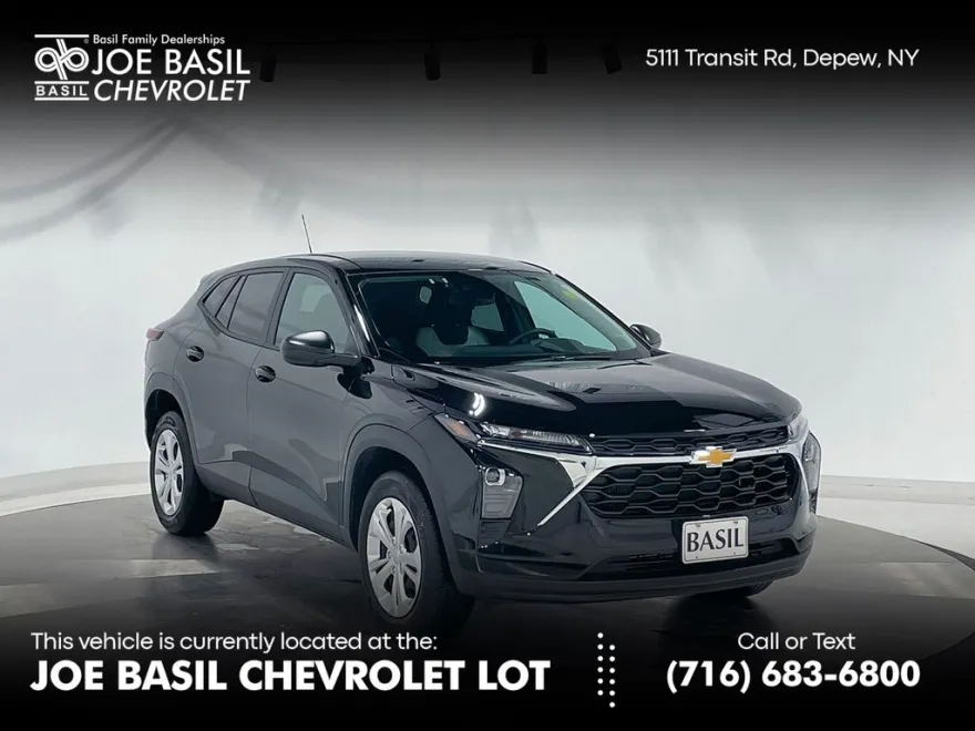 2024 Chevrolet Trax LS photo 1