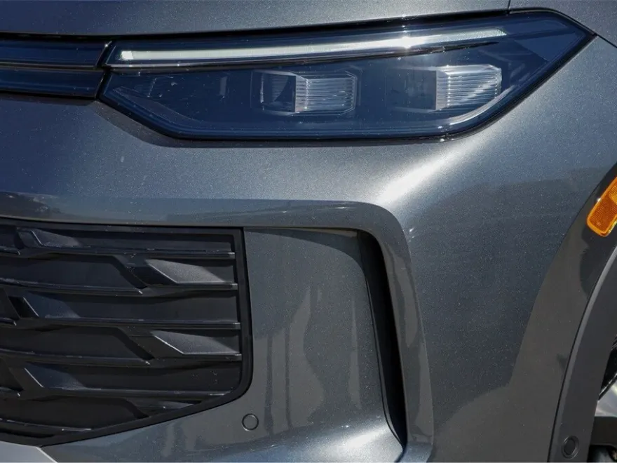 2025 Volkswagen Tiguan SE photo 1