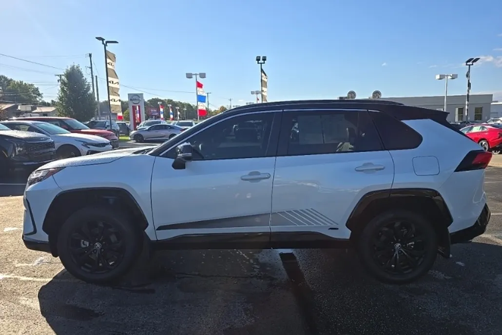 2023 Toyota RAV4 Hybrid XSE photo 1