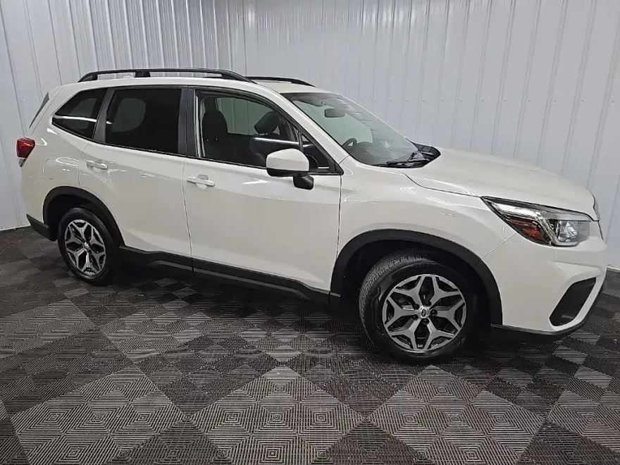 2019 Subaru Forester Premium photo 1