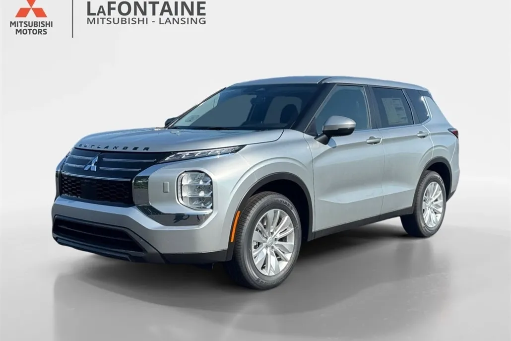 2025 Mitsubishi Outlander ES photo 1
