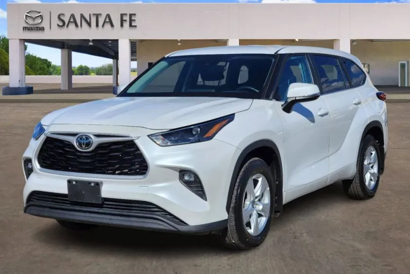 2023 Toyota Highlander L photo 1