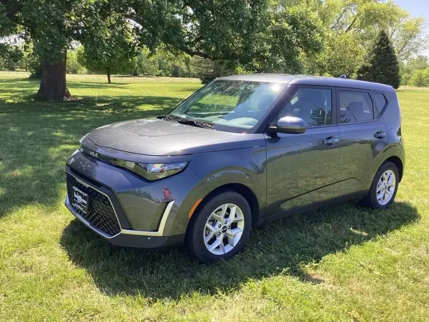 2024 Kia Soul LX photo 1