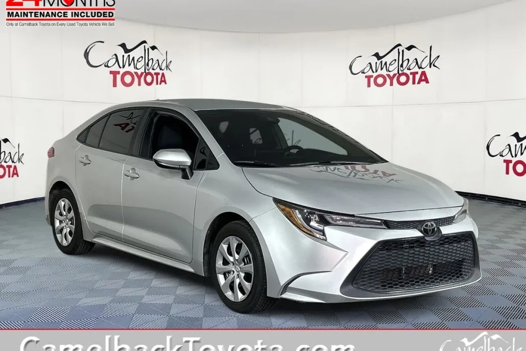 2021 Toyota Corolla LE photo 1