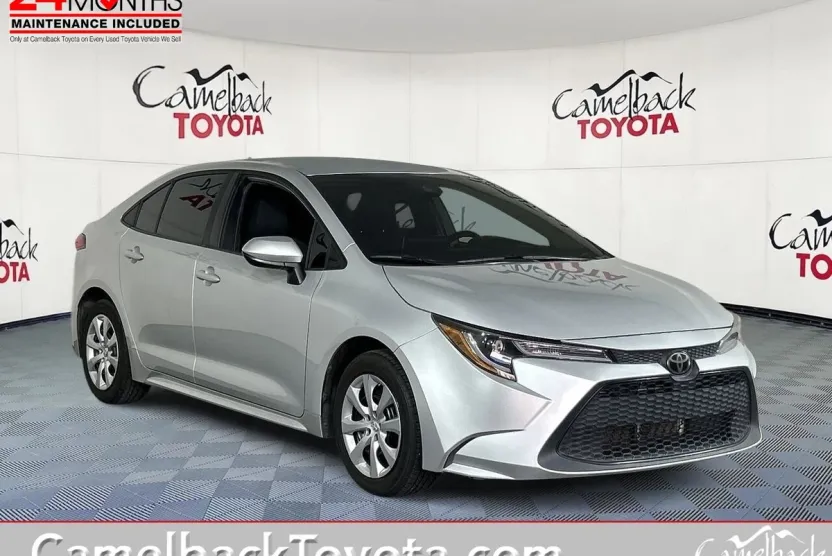 2021 Toyota Corolla LE photo 1