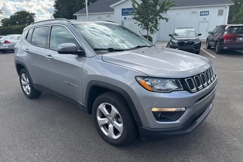 2019 Jeep Compass Latitude photo 1