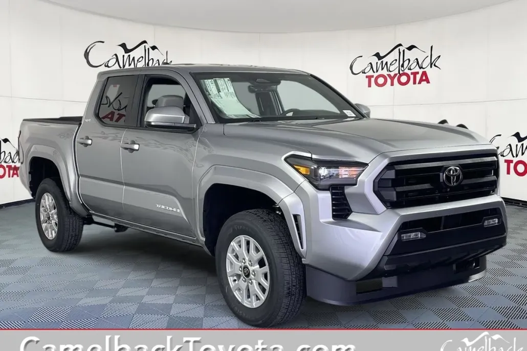 2025 Toyota Tacoma SR5 photo 1