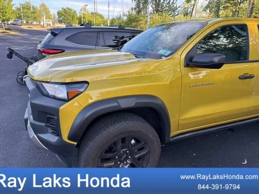 2024 Chevrolet Colorado Trail Boss photo 1