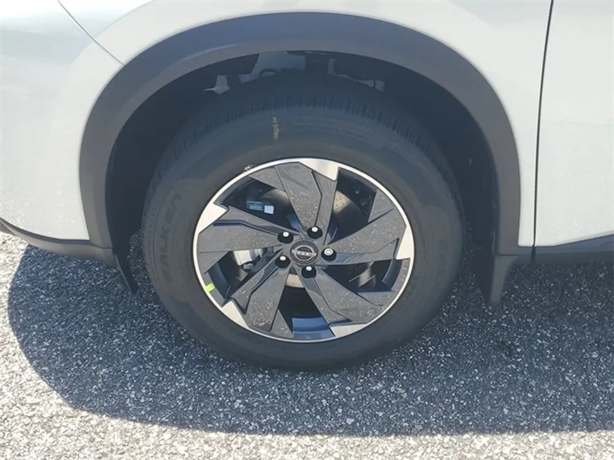 2026 Nissan Rogue SV photo 1