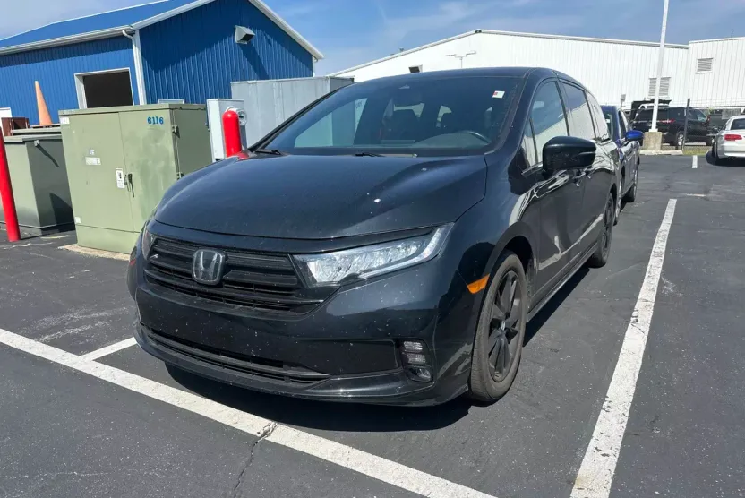 2023 Honda Odyssey Sport photo 1