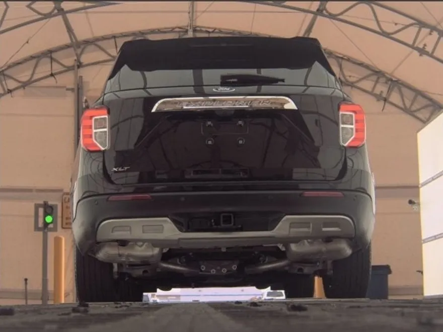 2024 Ford Explorer XLT photo 1