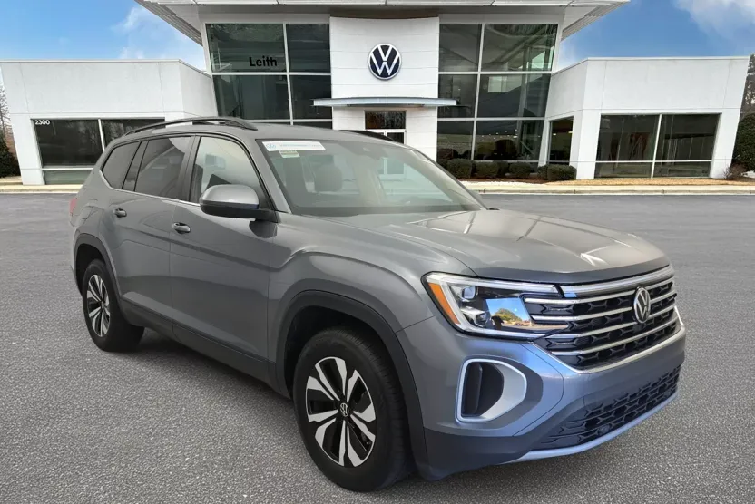 2024 Volkswagen Atlas SE photo 1