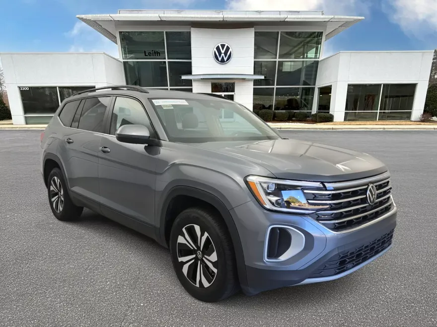 2024 Volkswagen Atlas SE photo 1