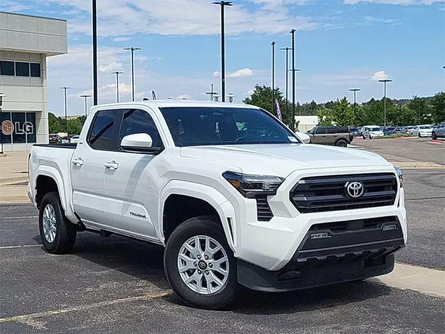 2024 Toyota Tacoma SR5 photo 1