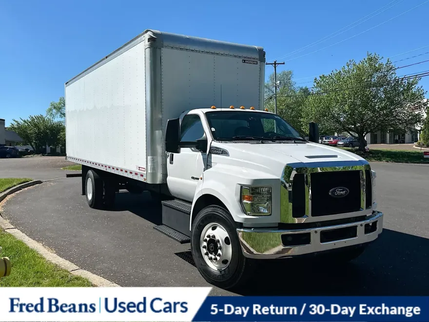 2017 Ford F-750 photo 1