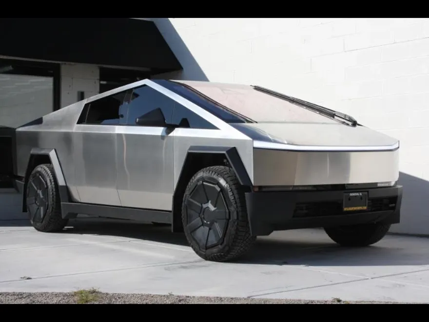 2025 Tesla Cybertruck All-Wheel Drive photo 1