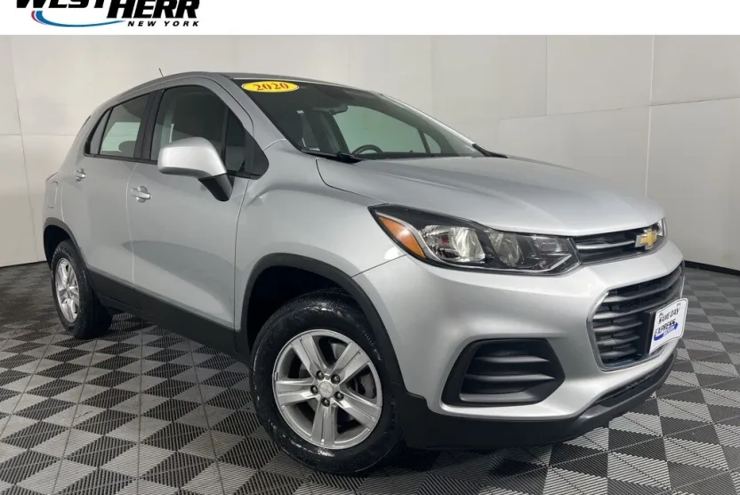 2020 Chevrolet Trax LS photo 1