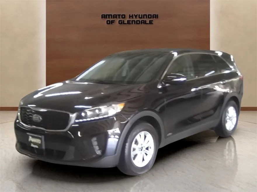 2019 Kia Sorento LX photo 1