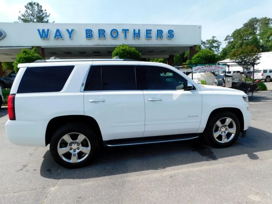 2018 Chevrolet Tahoe Premier photo 1