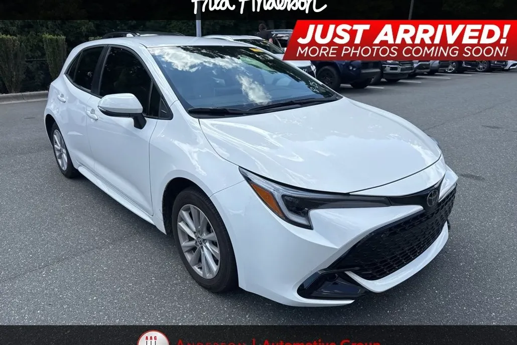 2025 Toyota Corolla SE photo 1