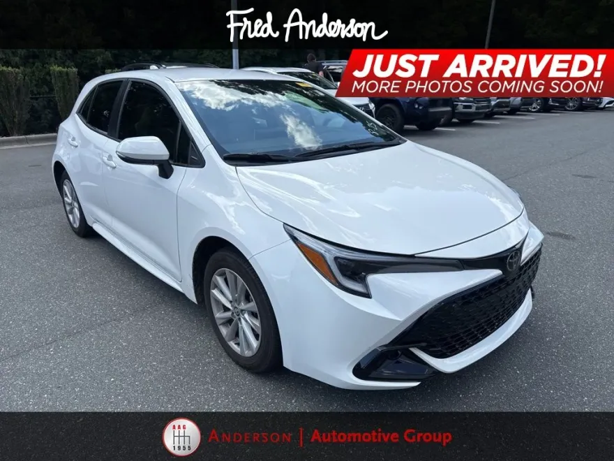 2025 Toyota Corolla SE photo 1