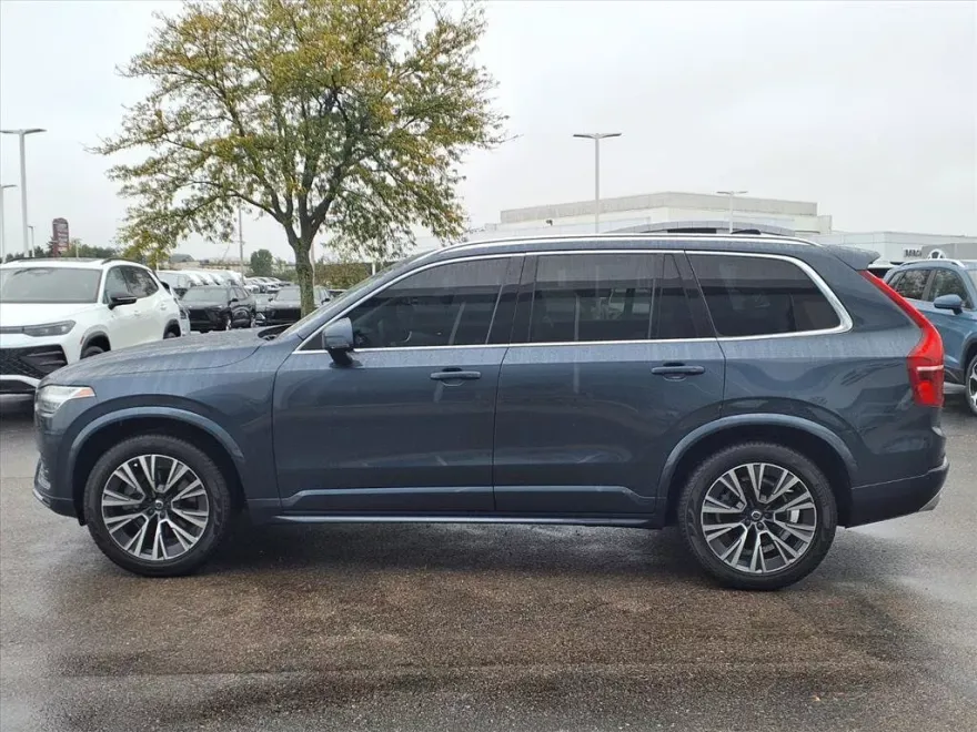 2021 Volvo XC90 T5 Momentum photo 1